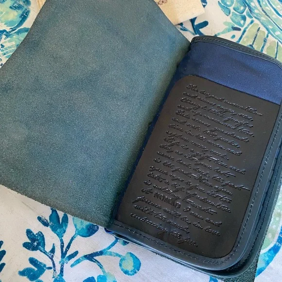 Sassy" Old Trend Nomad Organizer Wallet, Navy, (NEW) w Box) - Picture 11 of 17